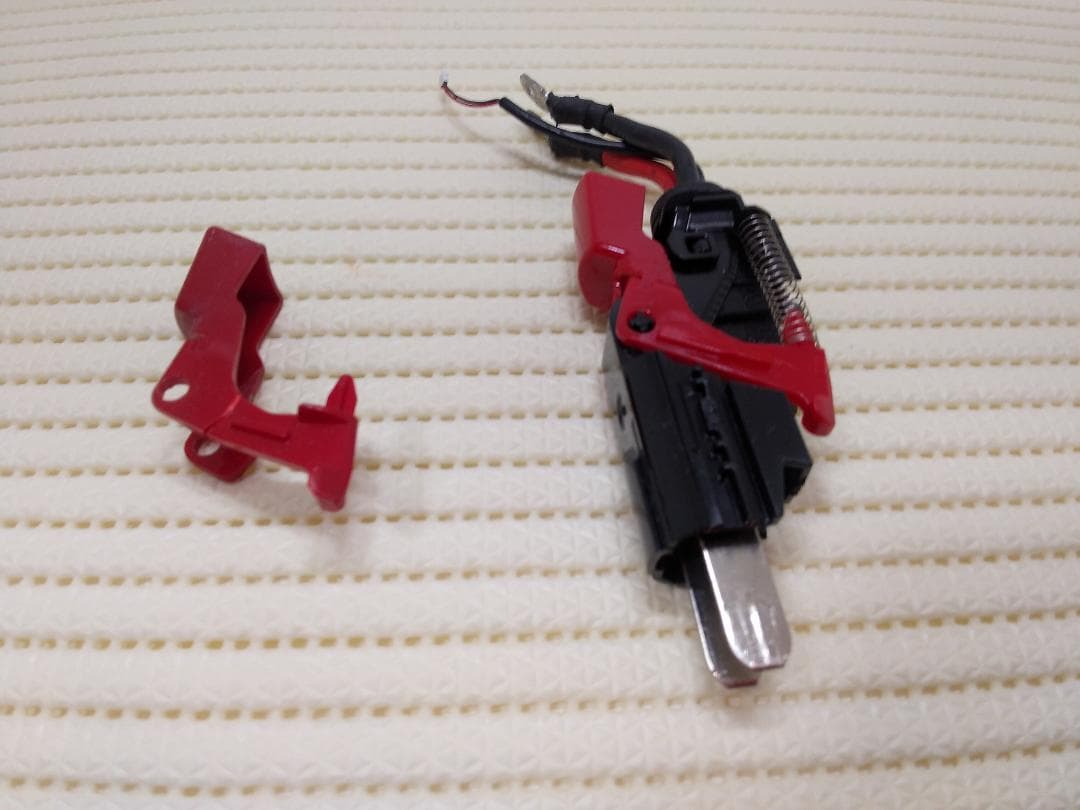 多紡垢さん専用ダイソン　掃除機　SV12　分解清掃済スタンド付き　⑩