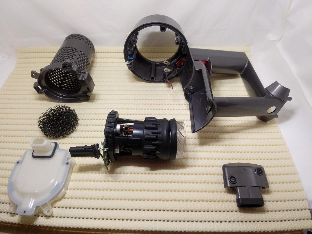 多紡垢さん専用ダイソン　掃除機　SV12　分解清掃済スタンド付き　⑩