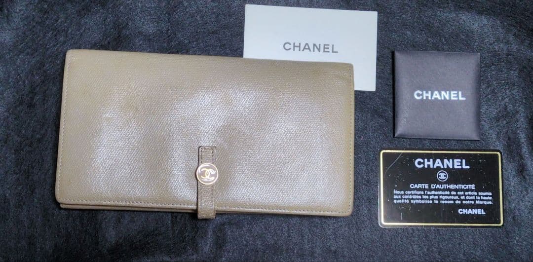 CHANEL ココボタン　長財布