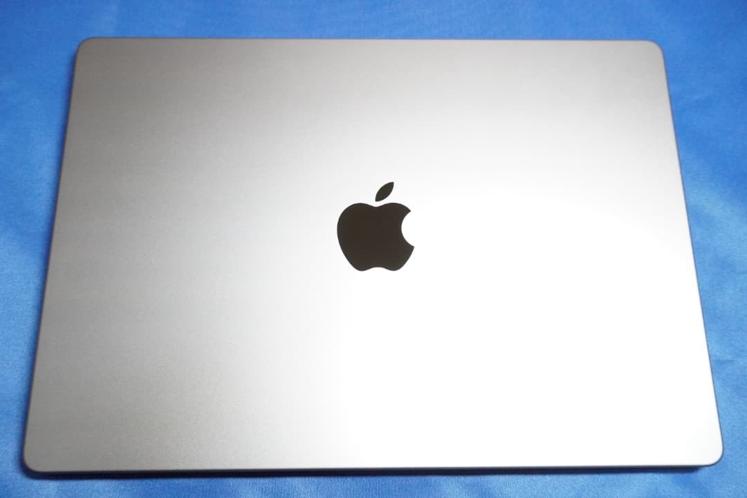 【月末限定値下中】MacBook PRO 16GB 512GB A2442