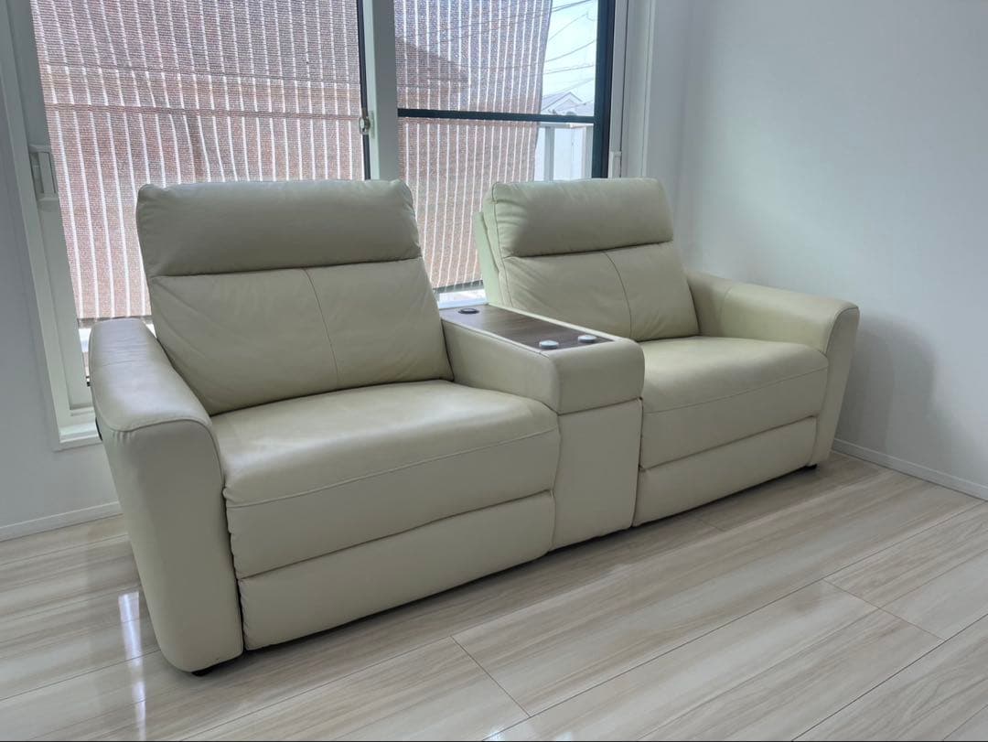 ニトリ／2人掛けワイド電動リクライニングソファUM01 IVBOX付き2モーター