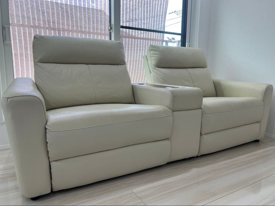 ニトリ／2人掛けワイド電動リクライニングソファUM01 IVBOX付き2モーター