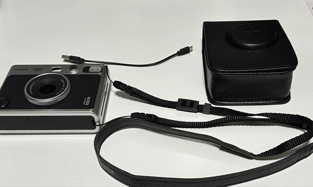富士フィルム　instax Mini Evo ブラック　フィルム、ケース付