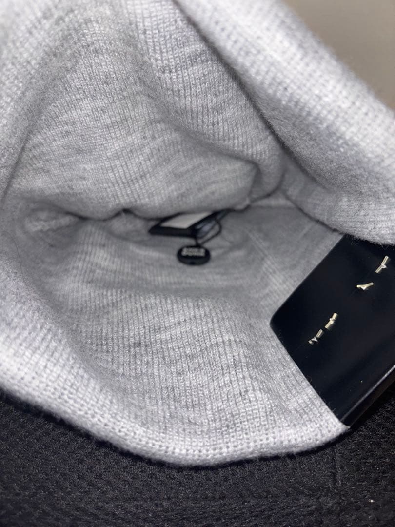 supreme クロスボックスロゴ　ビーニー　ニット帽　ボックスロゴ　キャップ