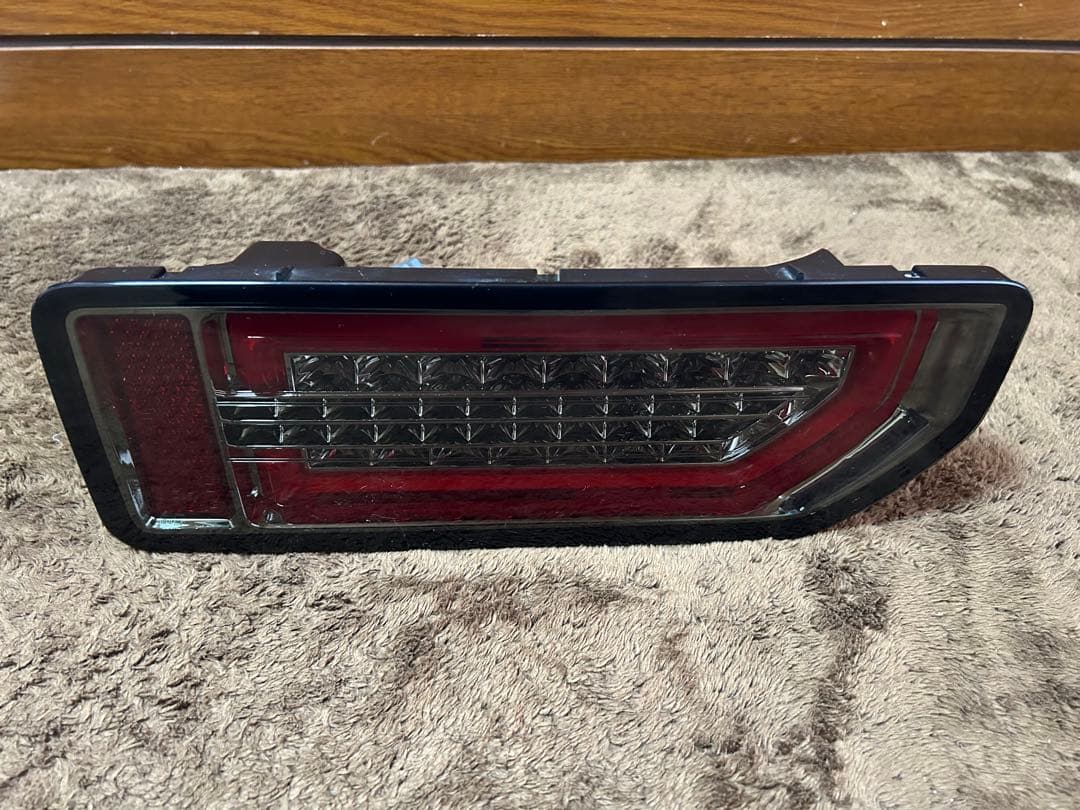 ジムニーjb64.74 テールレンズ左右(スモーク)