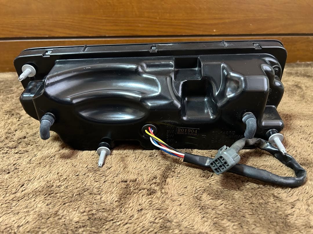 ジムニーjb64.74 テールレンズ左右(スモーク)