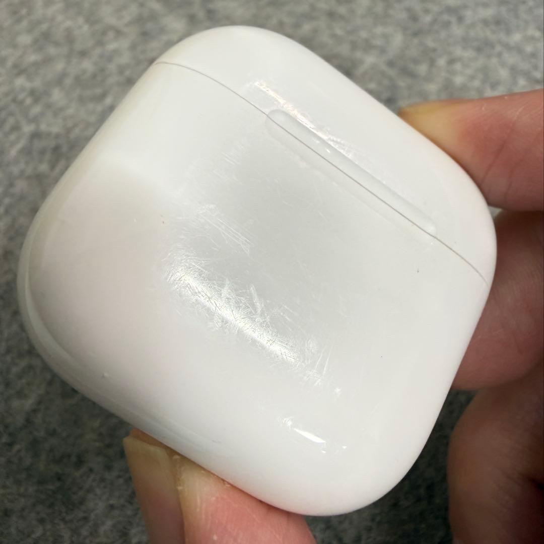 【美品】AirPods 4（ANC搭載モデル）｜2025年11月購入