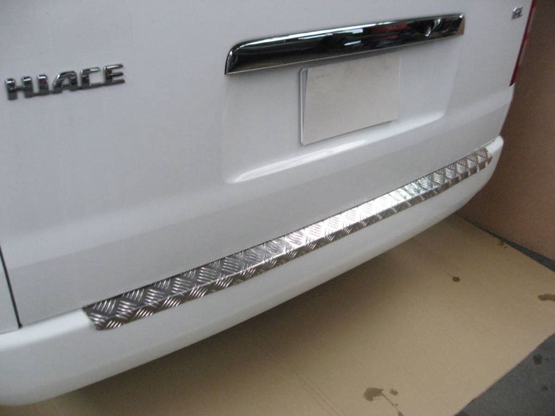 トヨタ　ハイエース　ワゴン　200系　リアバンパーカバー　ワイド用