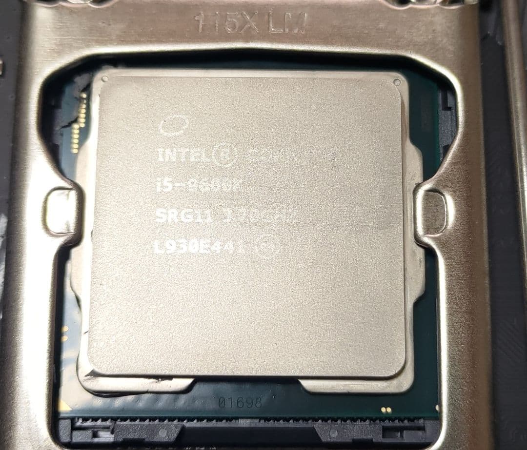 CPU CORE i5-9600K + Asrock Z390 EXTREME4