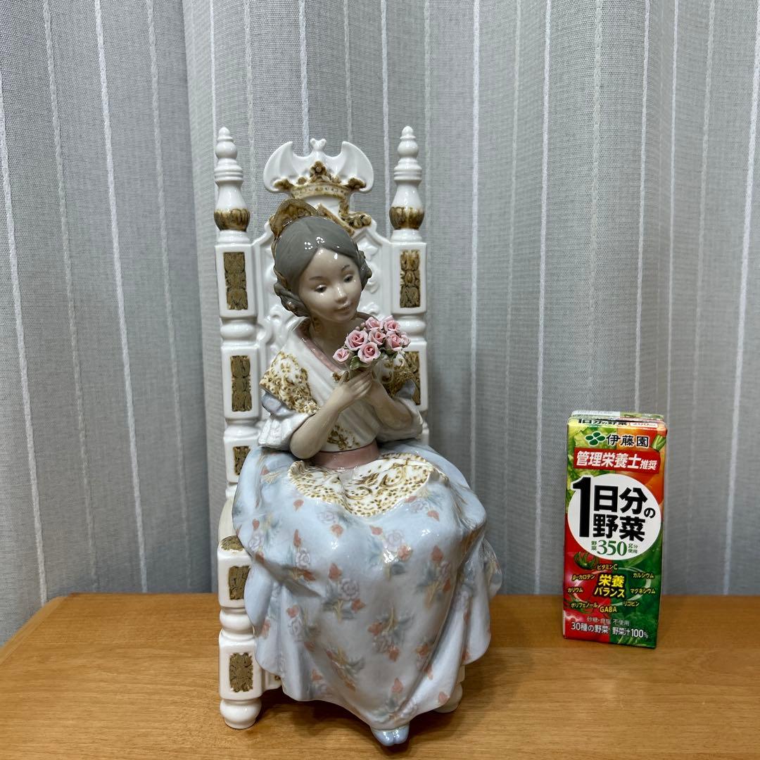 リヤドロ 「バレンシアの少女 」新品！　　　　　　超特価！