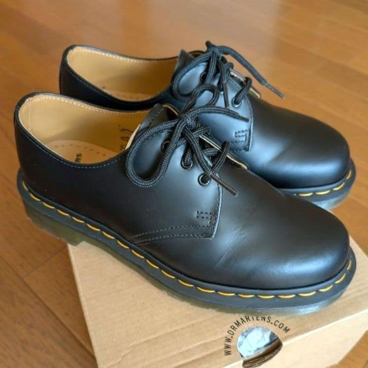 匿名配送 ドクターマーチン 1461 3ホール UK5 24.0cm