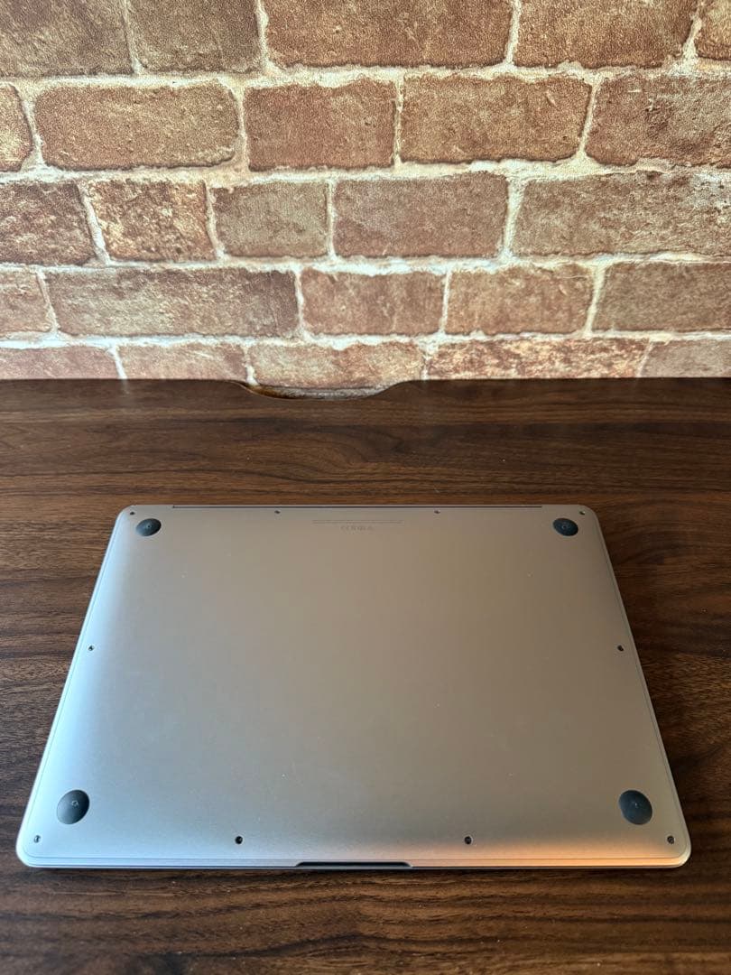 Apple MacBook Air M1 (2020) 本体