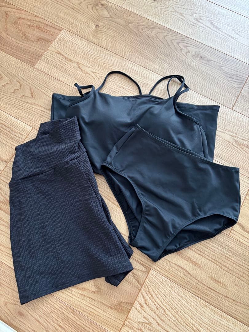 ＩＥＤＩＴ　フェリシモ　福田麻琴さんコラボ　　３点セット水着　ラッシュガード付き