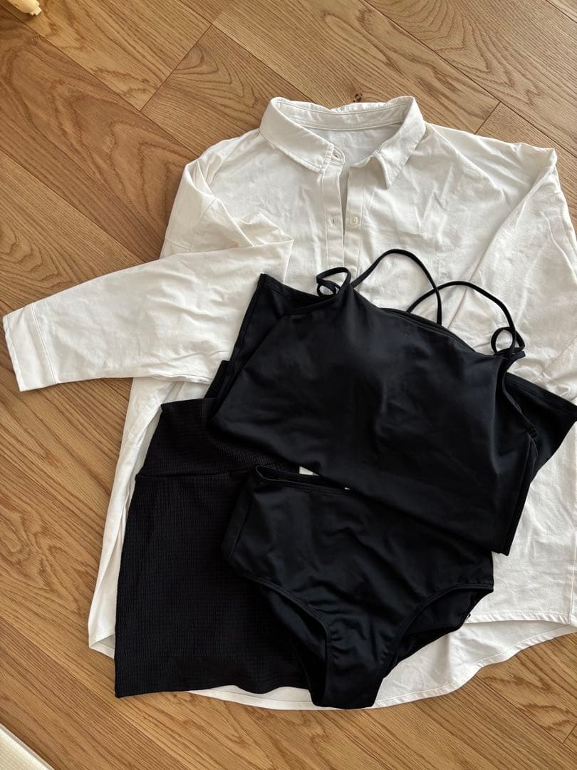 ＩＥＤＩＴ　フェリシモ　福田麻琴さんコラボ　　３点セット水着　ラッシュガード付き