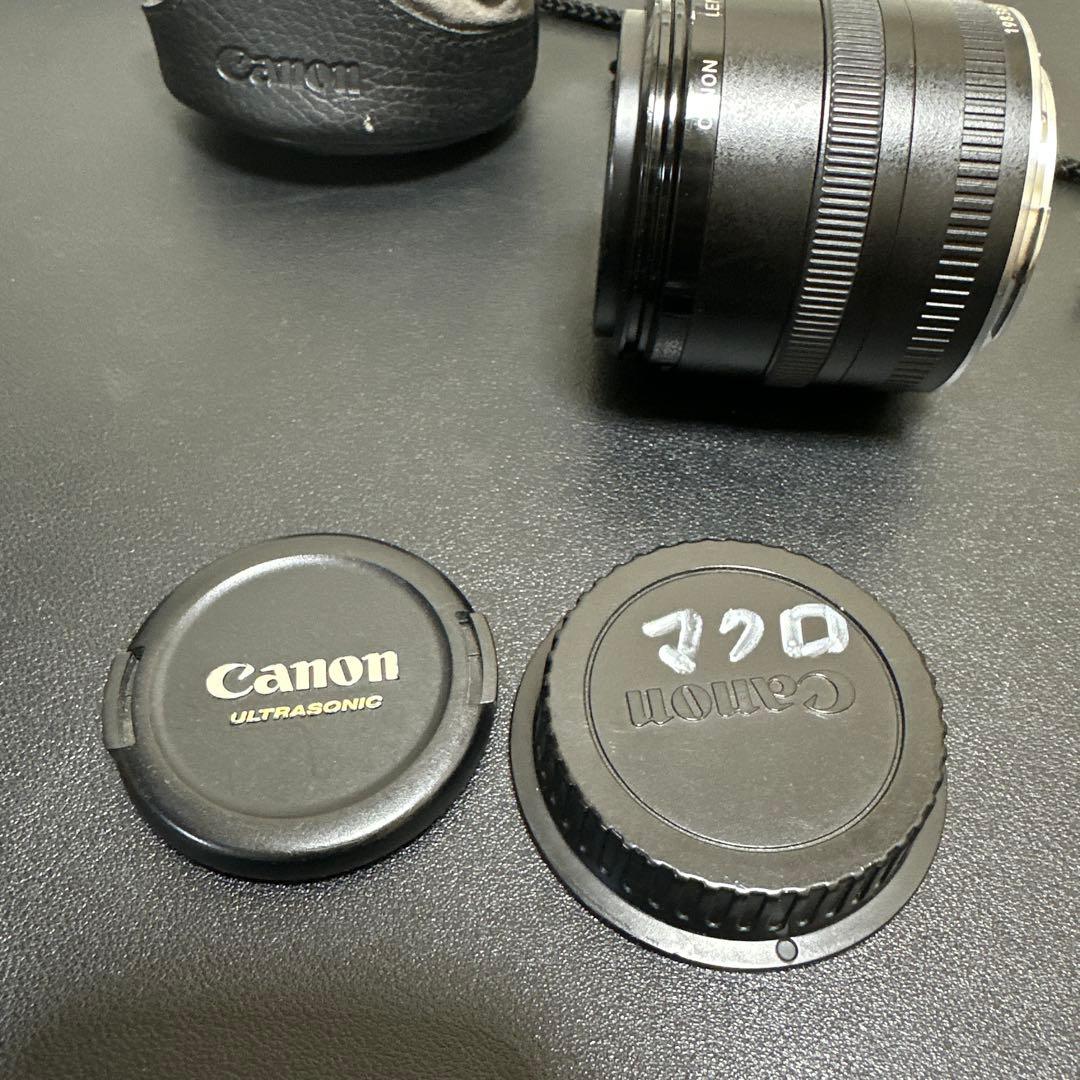 キャノンCanon EF 50mm f/2.5 Compact Macro