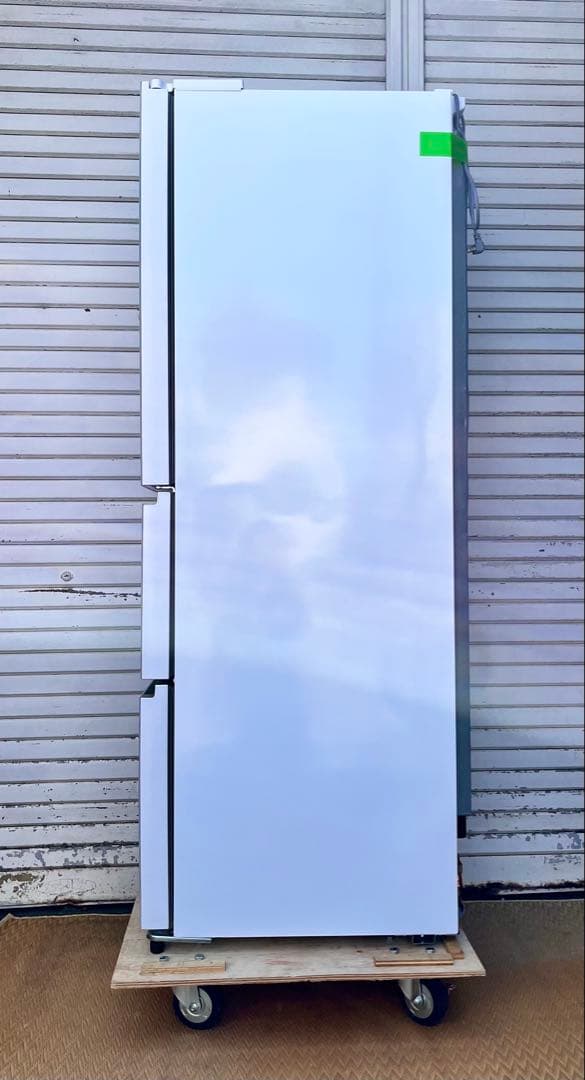 ②【美品】2024年YAMADA冷凍冷蔵庫　REFAGE YRZ-F32MW