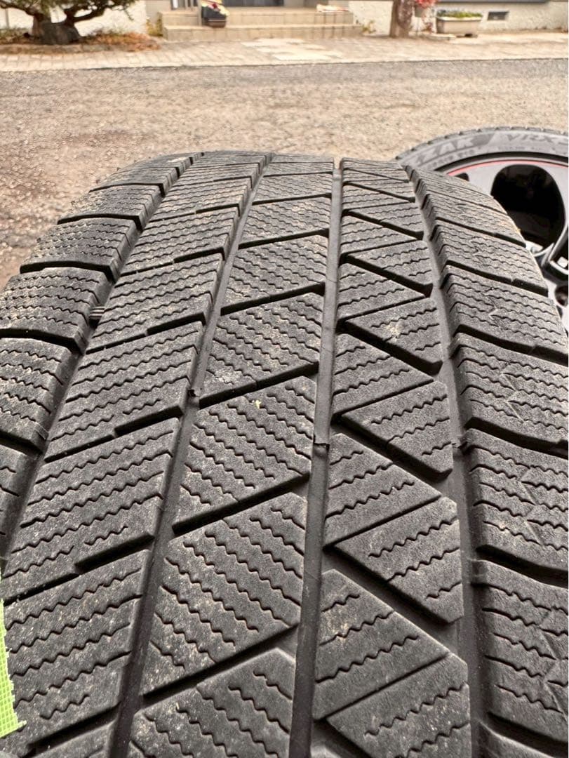 レヴォーグ純正オプションブリヂストン 225/45R18 VRX3アルミセット