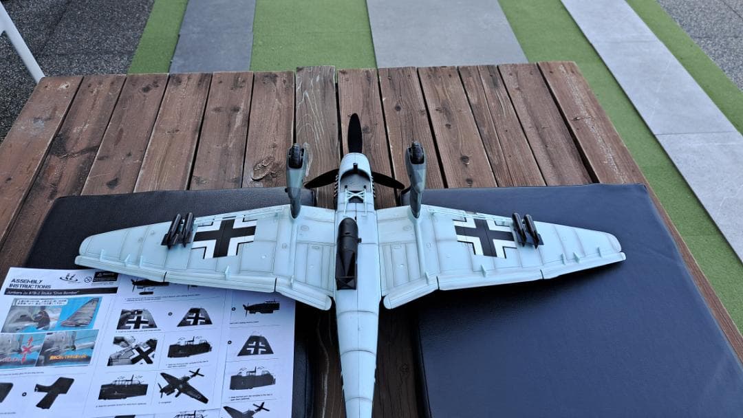 と*べ様 週末値下　1/18 ドイツ空軍　スツーカ Ju 87 D完成品　ジャン