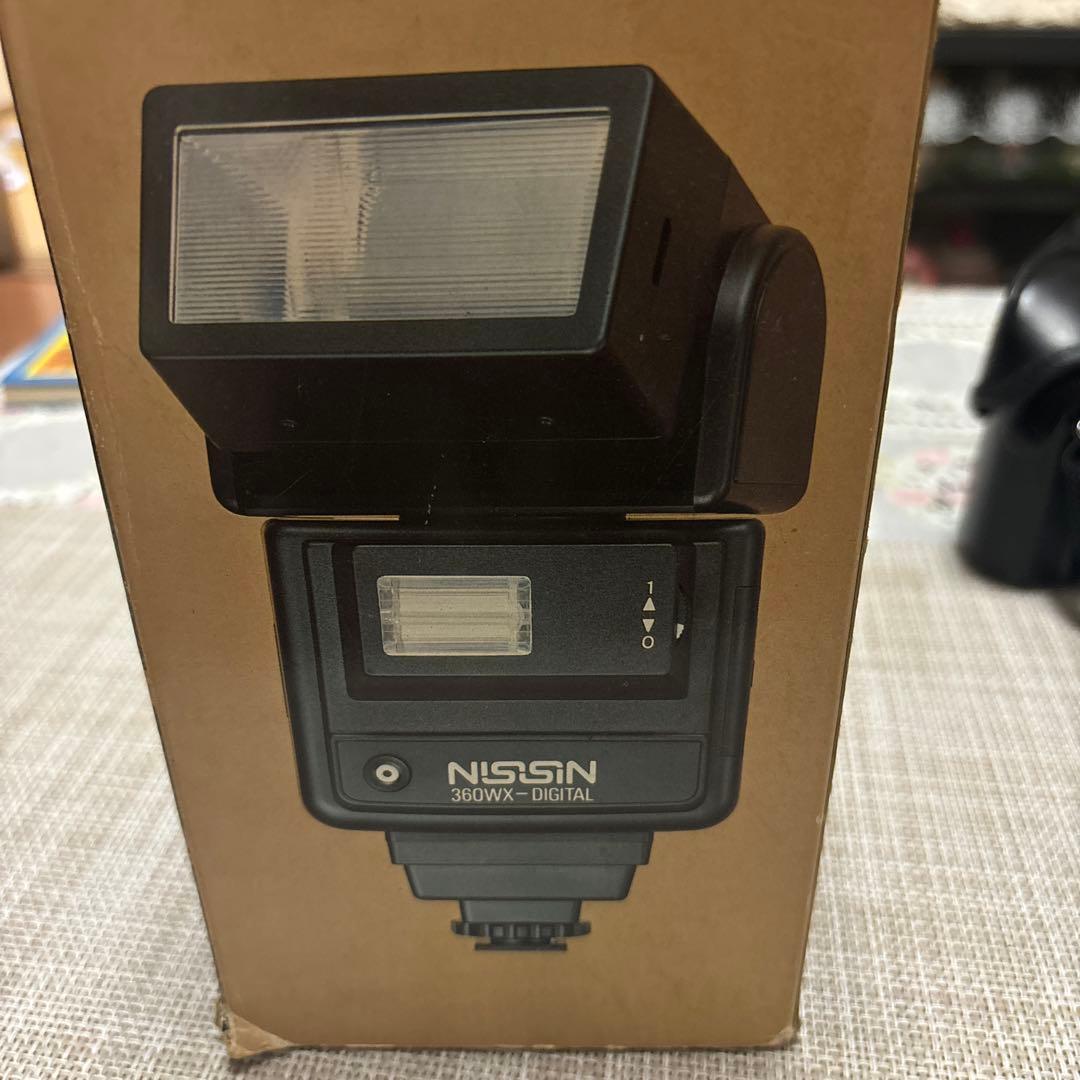 Nikon FE2 一眼レフカメラ 35-70mmレンズ付き ストロボおまけ