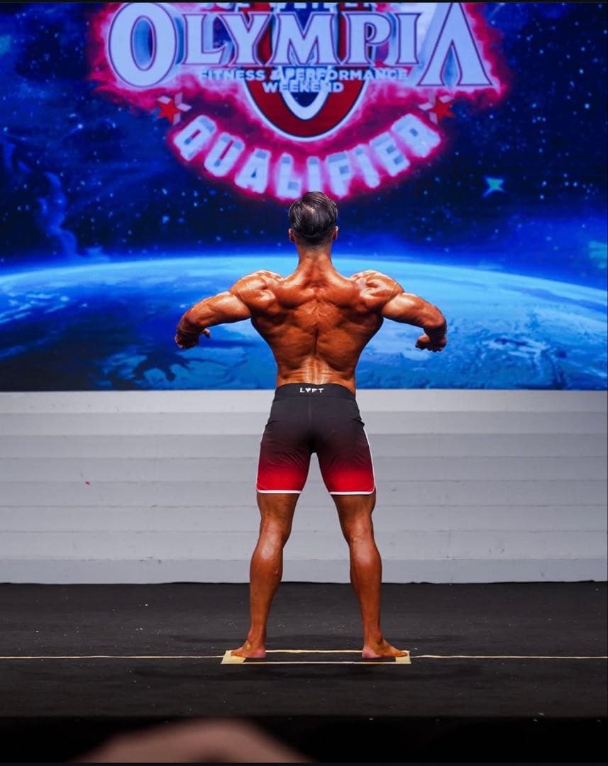 LYFT ボードショーツ　田口純平モデル 黒赤グラデーション