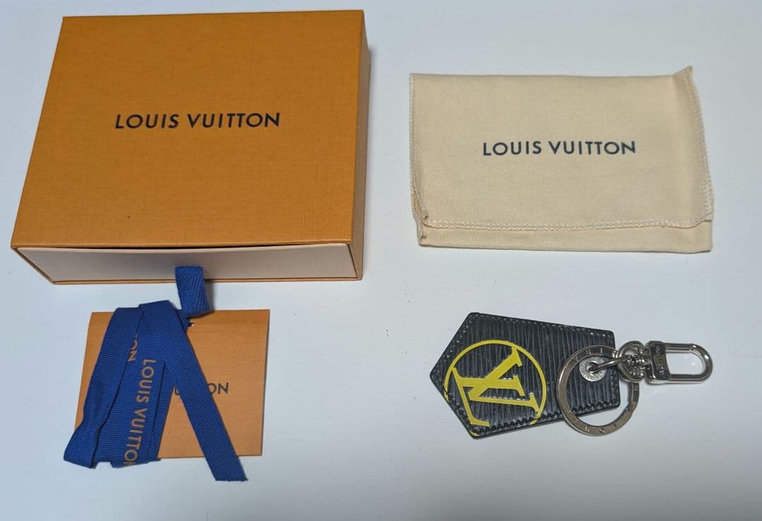 LOUIS VUITTON キーリング エピ ブラック