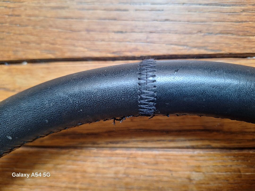 ミ*郎様 レスレストン黒革巻きステアリング