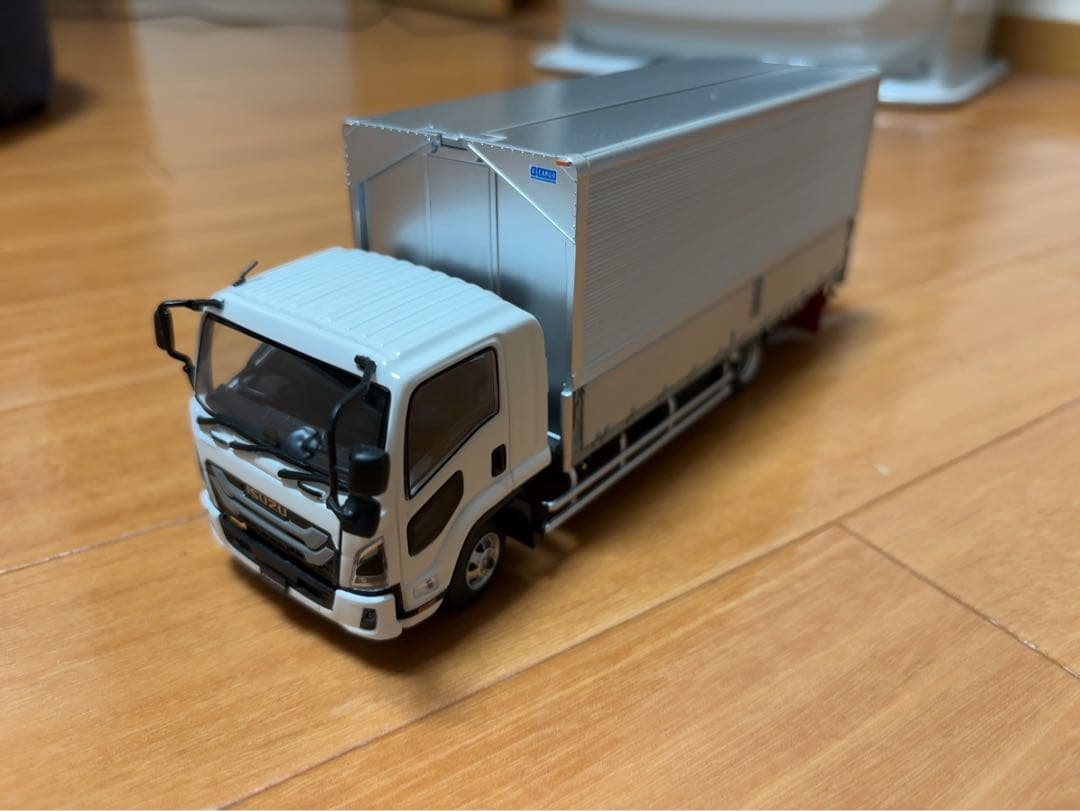 【Kazu】1/43 いすゞ　フォワード　ミニカー