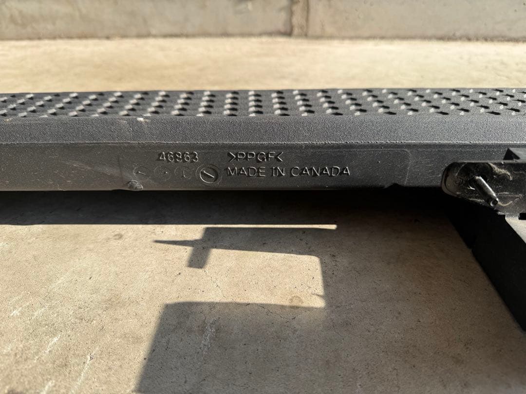 2019年式JLジープラングラーサハラ純正サイドステップ