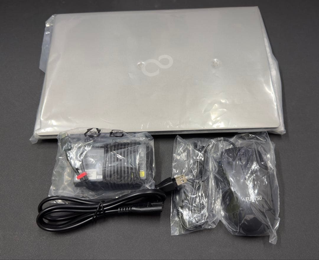 【新品】総額48万 Fujitsu Lifebook U7413/M ノートPC