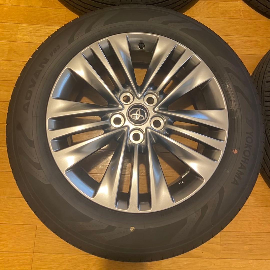 とぷ 225/60/R18 新車外し 純正