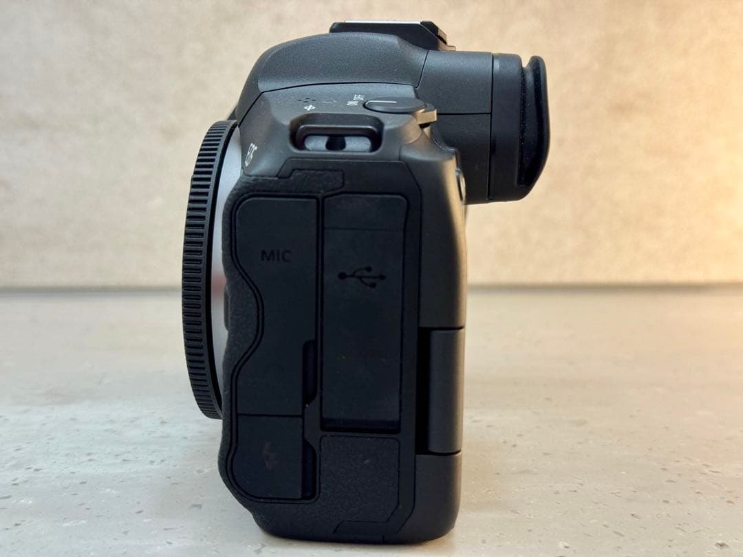 【極美品】Canon EOS R5 本体と付属品 シャッター回数2815回