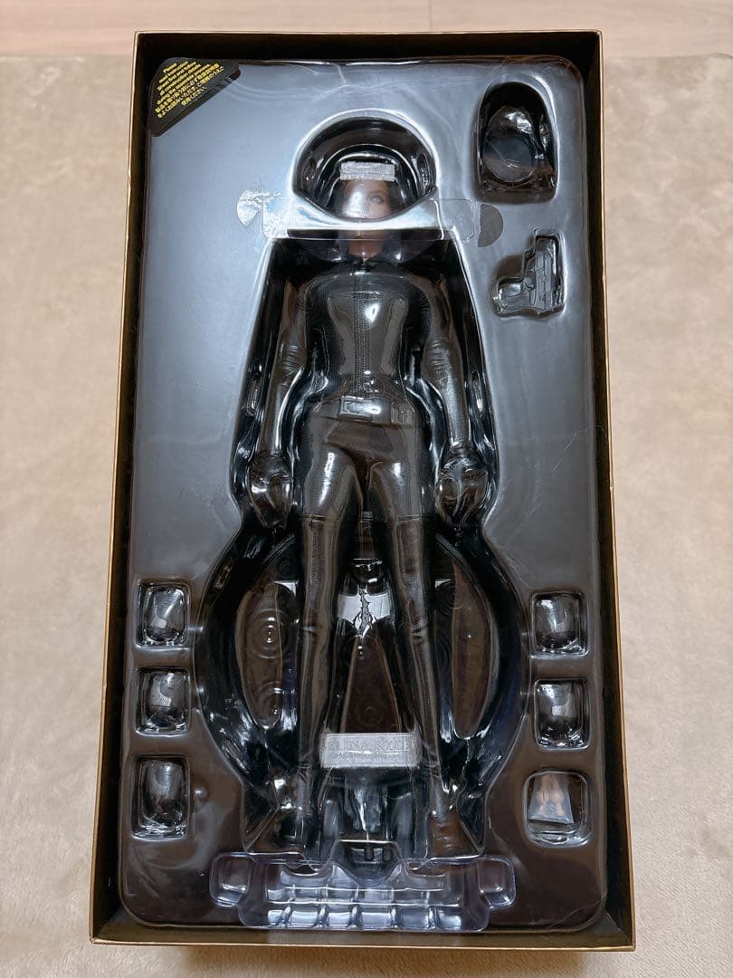 THE DARK KNIGHT RISES セリーナ・カイル 1/6フィギュア