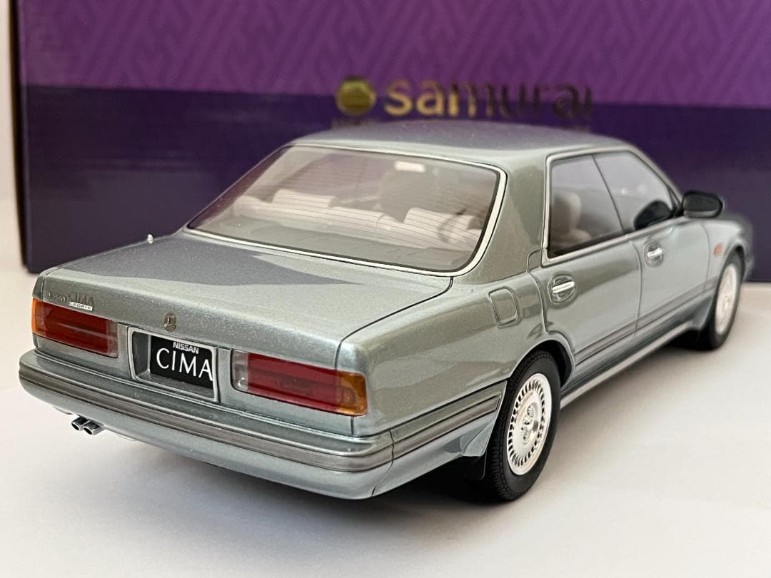 サムライ 1/18 日産セドリック Y31シーマ ブルー KSR18026BL