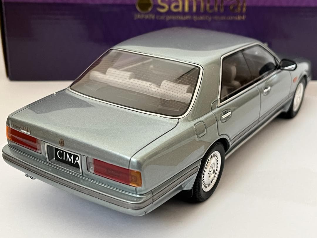 サムライ 1/18 日産セドリック Y31シーマ ブルー KSR18026BL