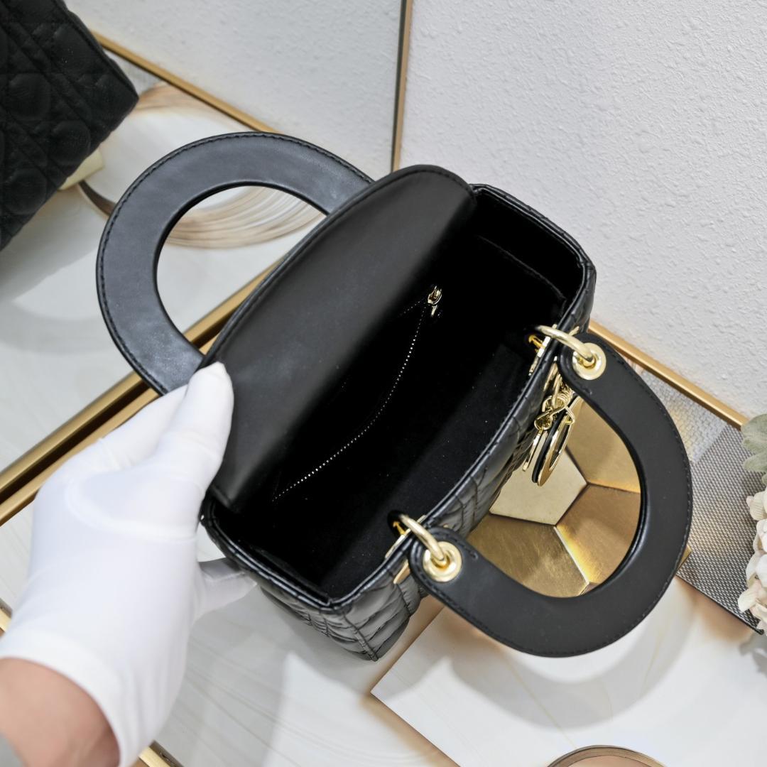 Dior ブラック ショルダーバッグ