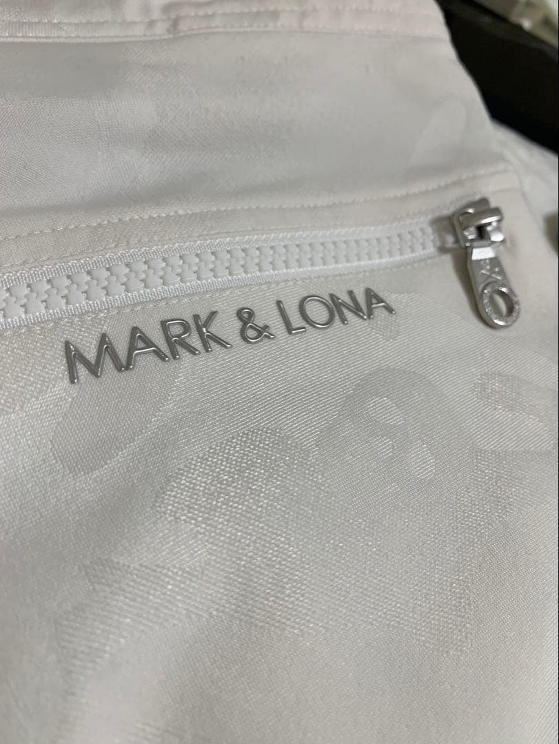 未使用品MARK & LONA カモフラージュパターンホワイトショートパンツ