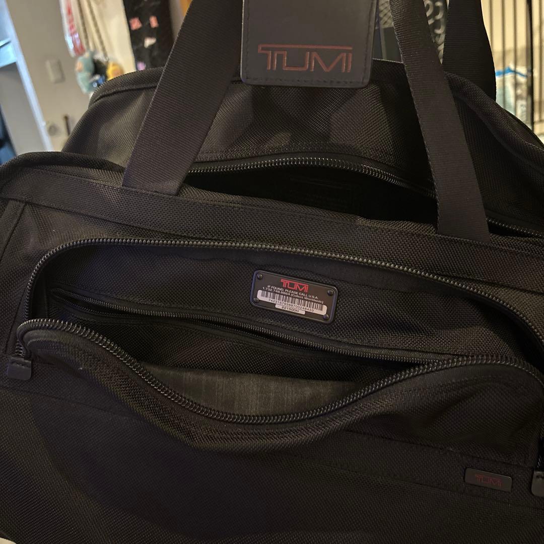 TUMI ブラック 旅行用バッグ