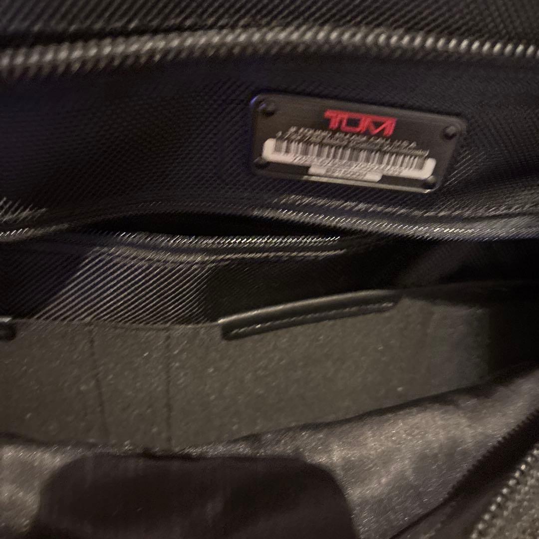 TUMI ブラック 旅行用バッグ