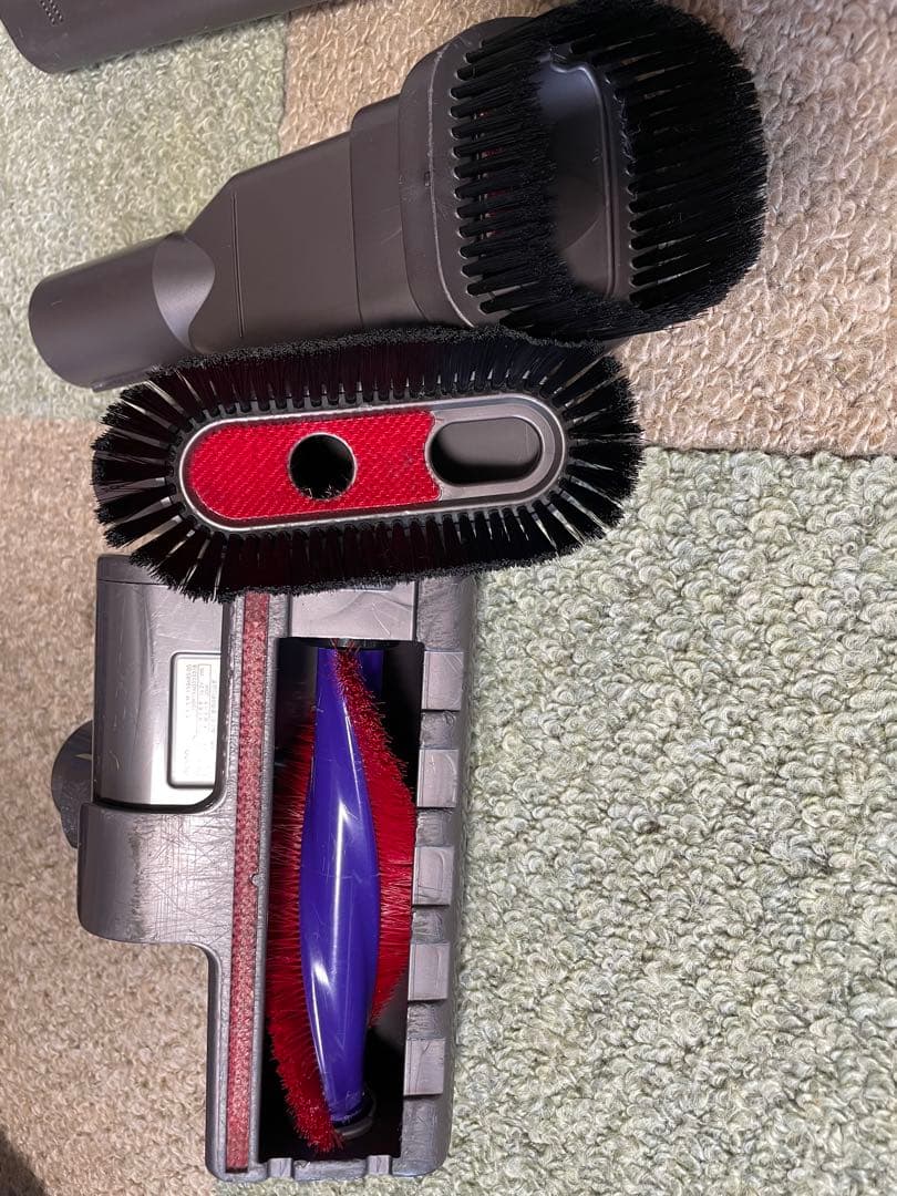 Dyson ダイソン　SV12 コードレスクリーナー