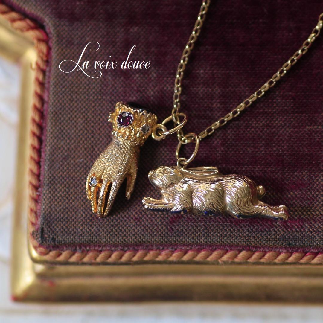 イギリスヴィンテージ　K9　うさぎチャーム/アンティークネックレスリングK18