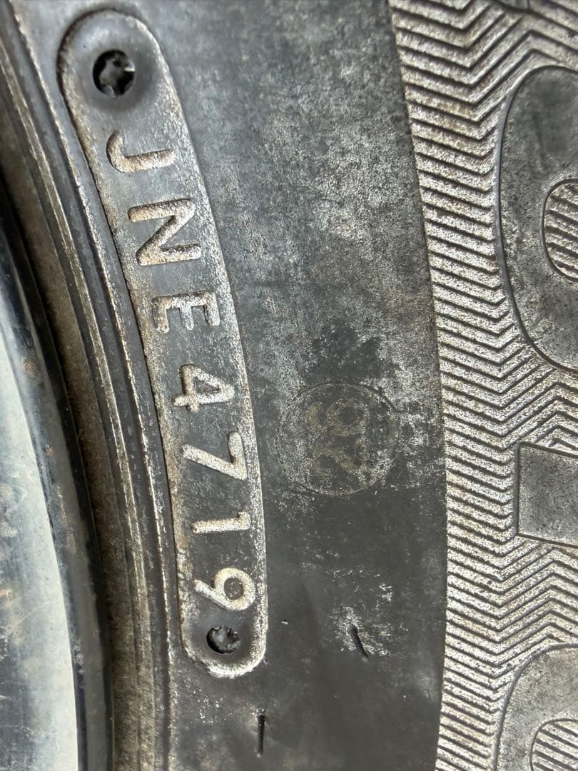 200系 ハイエース スタッドレスBLIZZAK VL1 195/80R15