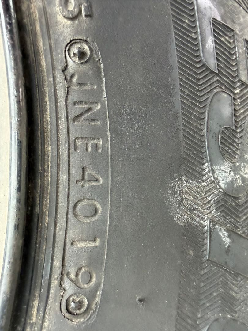 200系 ハイエース スタッドレスBLIZZAK VL1 195/80R15