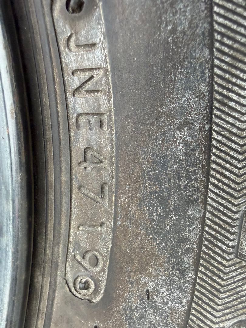 200系 ハイエース スタッドレスBLIZZAK VL1 195/80R15