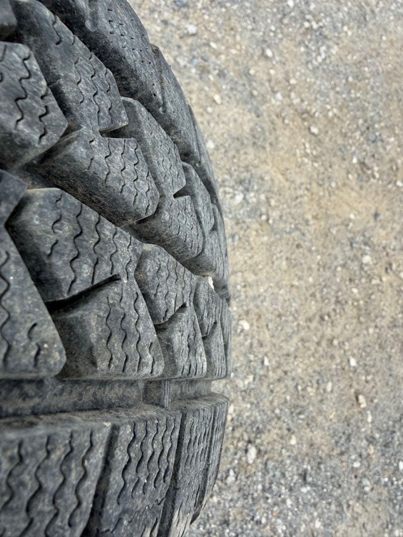 200系 ハイエース スタッドレスBLIZZAK VL1 195/80R15