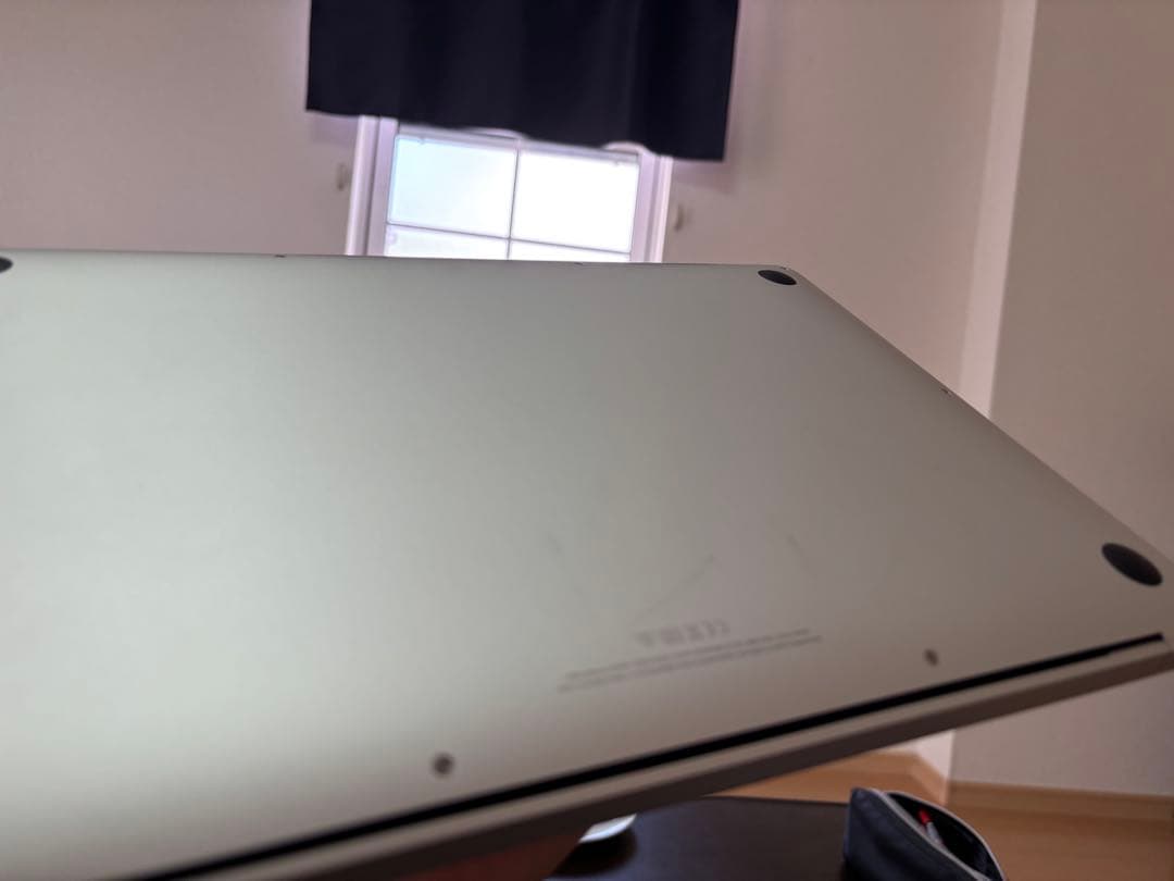 Apple MacBook本体 充電器・ケース付き