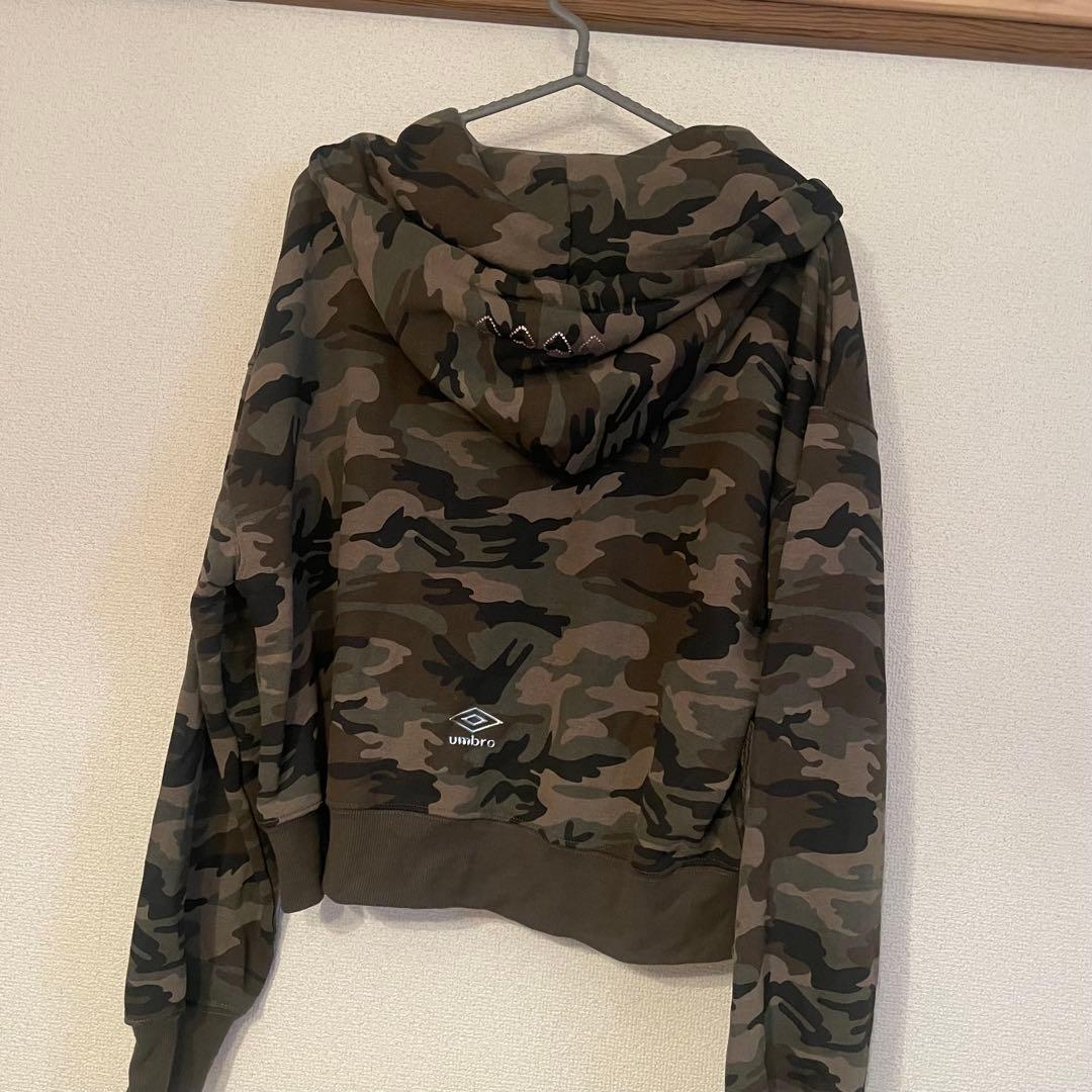 最終値下げ❗️Casselini × UMBRO ロゴジップパーカー　迷彩