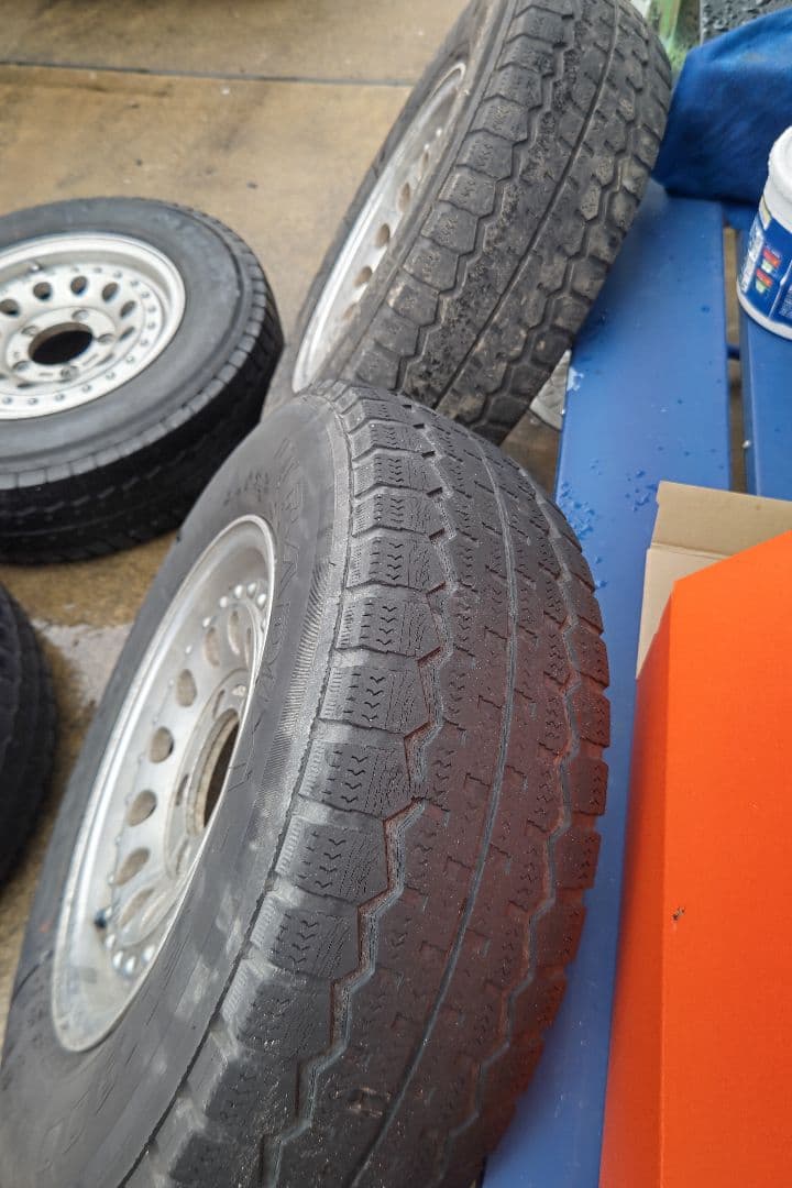 ジープ　ジムニー　15インチ タイヤ・ホイールセット