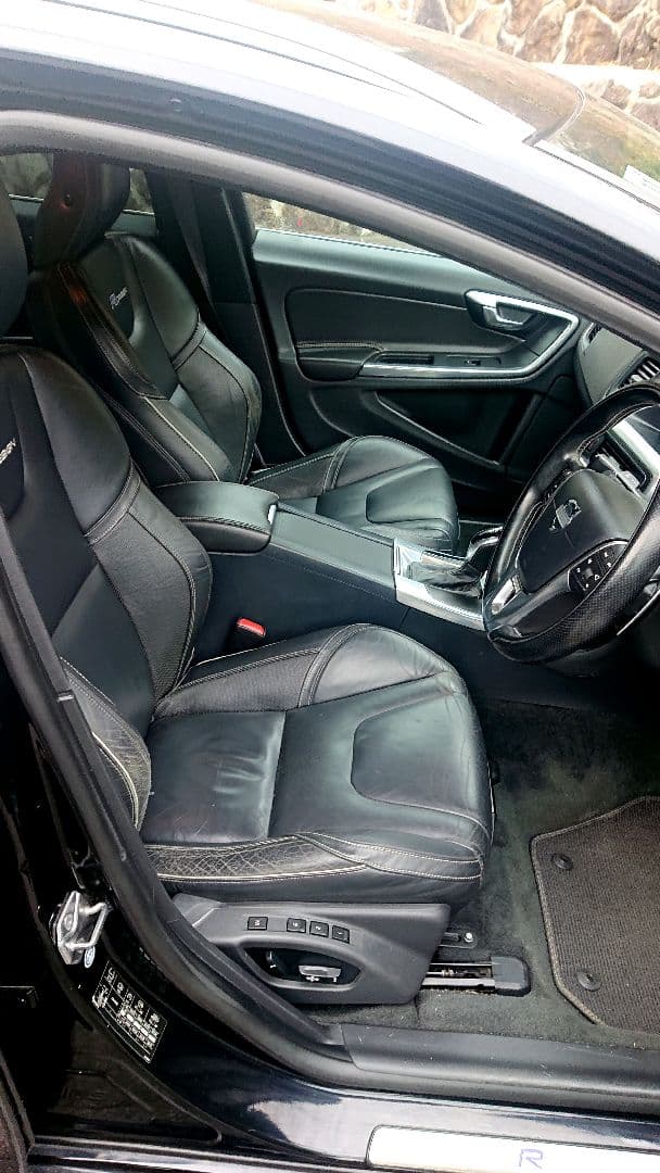 ボルボ V60 Rデザイン Tベル済 新車時より記録簿8枚