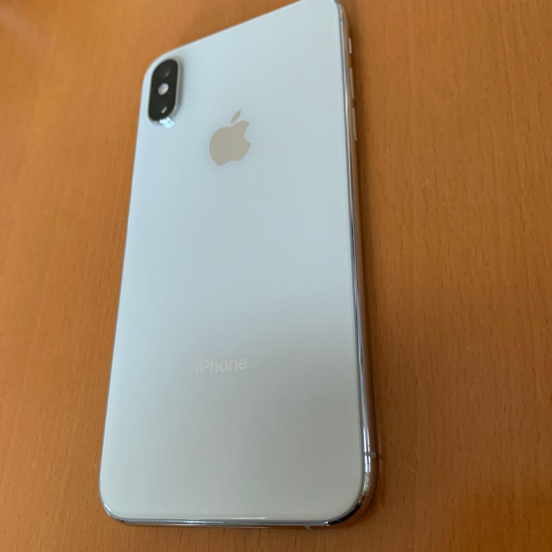 美品iPhoneXS シルバー 64GB SIMフリ-