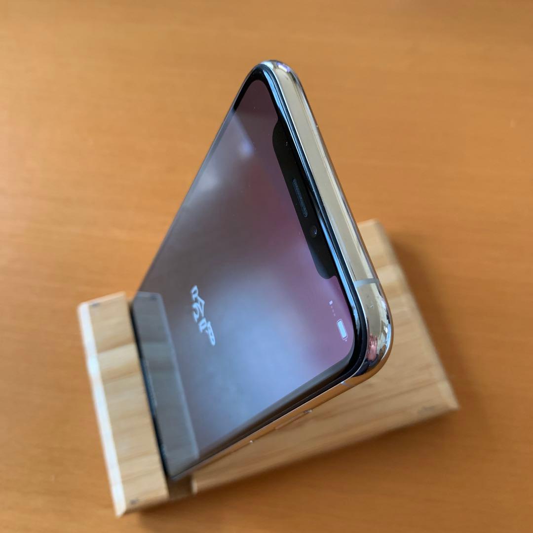 美品iPhoneXS シルバー 64GB SIMフリ-